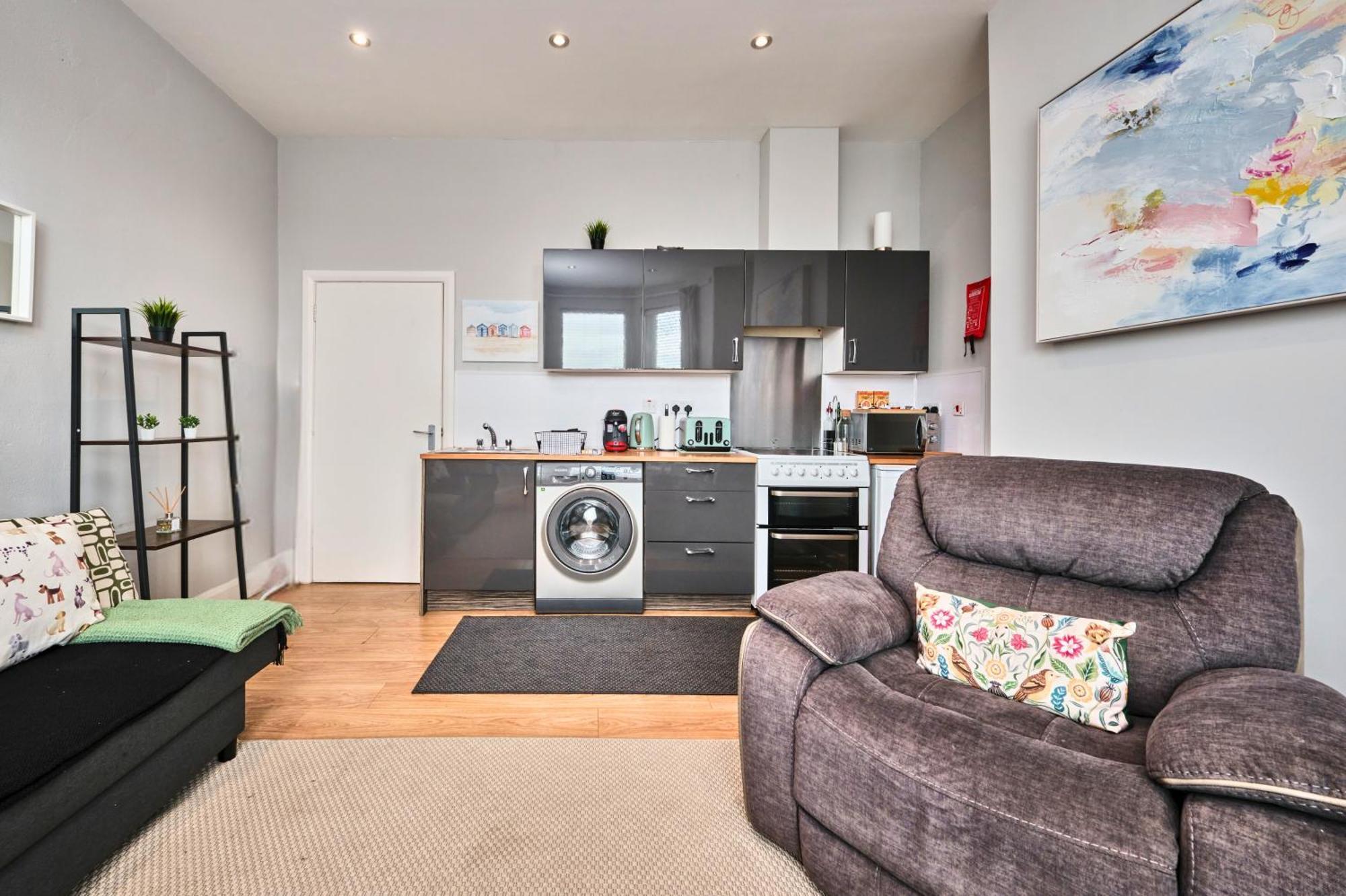 1 West Beach - Dog Friendly - Portrush By The Sea Экстерьер фото